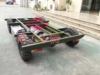 1675648591403061.jpg 1.5噸電動(dòng)手動(dòng)平板拖車底盤2I.jpg