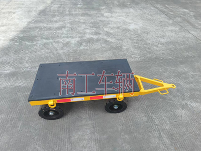 2噸小型平板拖車(chē)帶膠墊1I.jpg