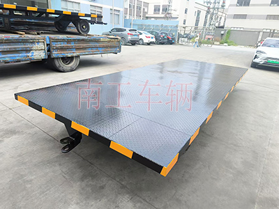 5噸全掛式平板拖車(chē) 移動(dòng)拖車(chē)底盤(pán)3I.jpg